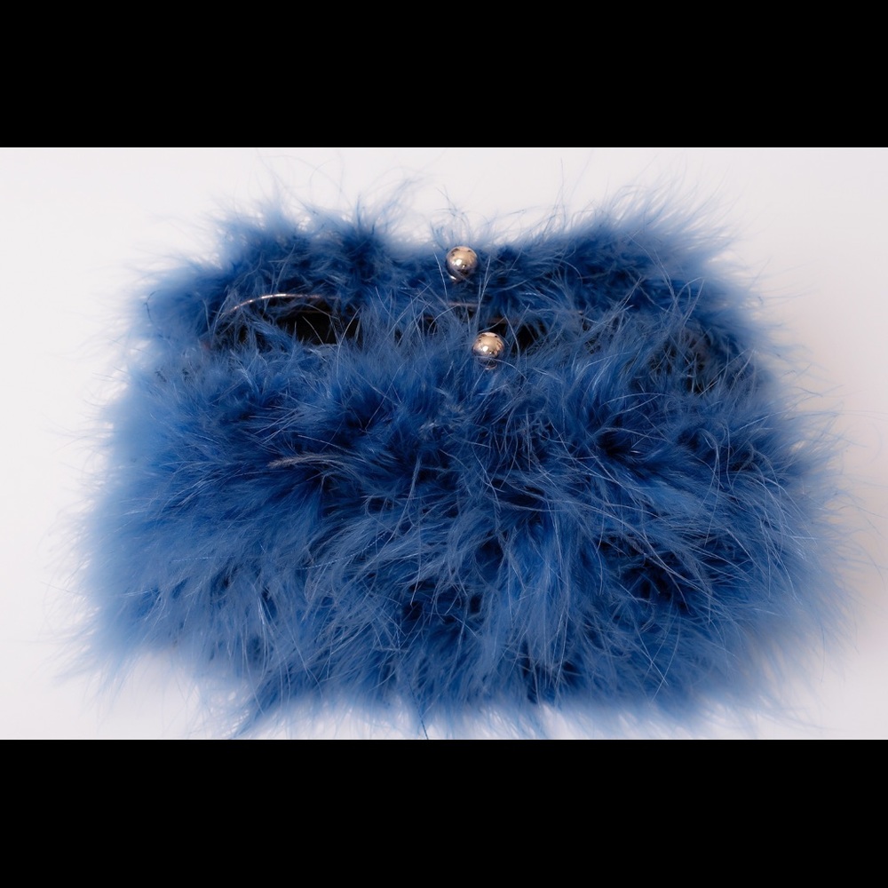 Blueberry Clutch